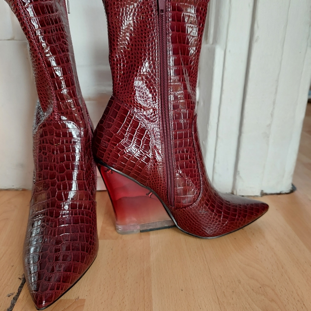 Boots, US7, bordeaux
